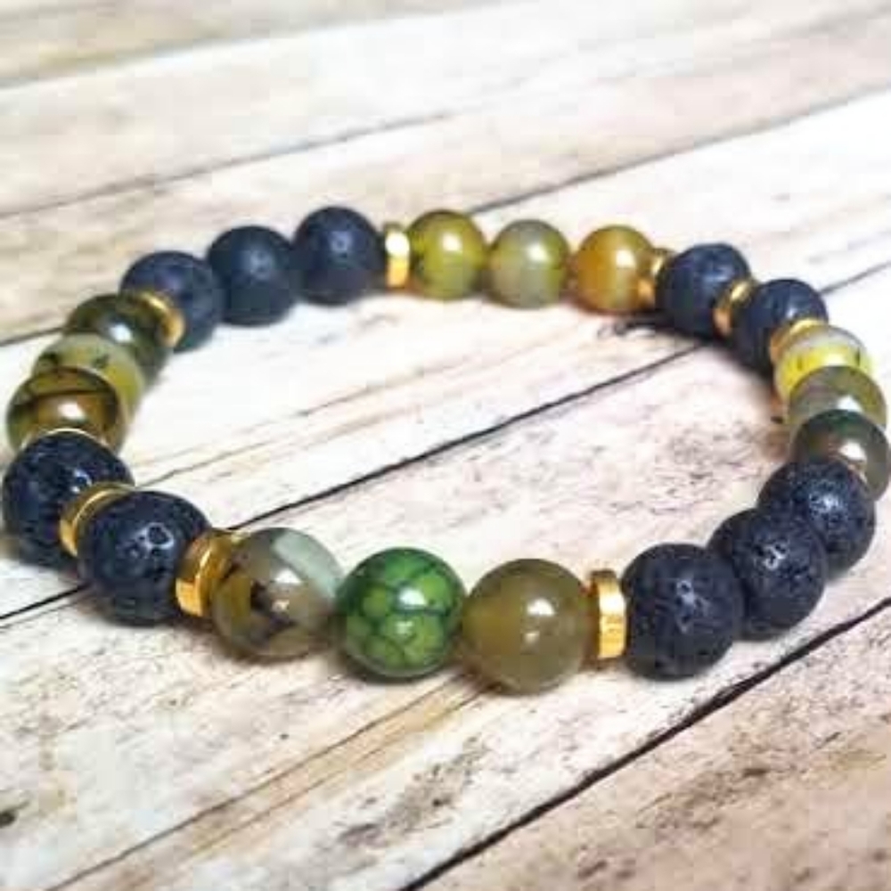 7.5" Dragon Veins Agate Diffuser Bracelet